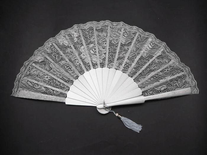 Silver-Colored Maid of Honor´s Fan with Strass on the Ribs