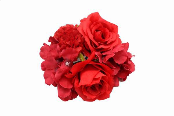 Bouquet de roses et autres fleurs rouges