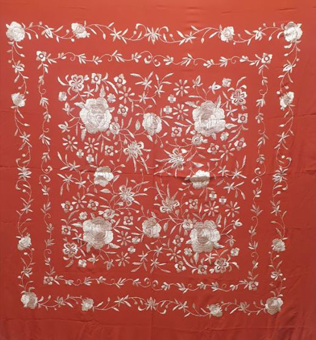 Handmade Embroidered Shawl of Natural Silk. Ref.1010612NCLDBCO 190.080€ #500351010612NCLDBCO