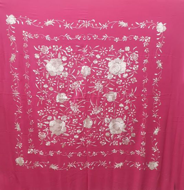Handmade Embroidered Shawl of Natural Silk. Ref. 1010612NFXBCO 190.080€ #500351010612NFXBCO