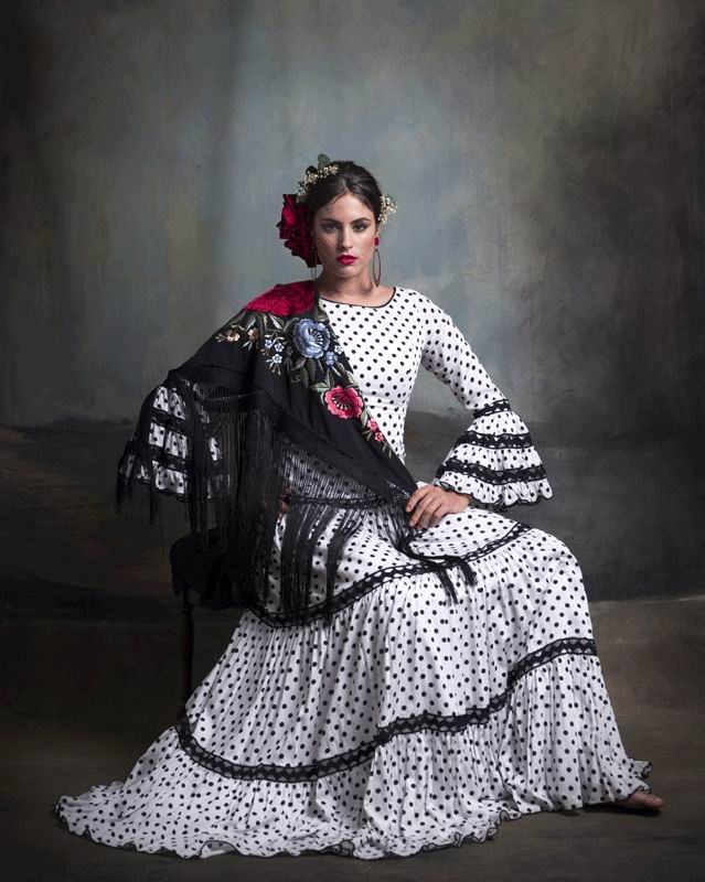 Cómo ponerse una flor flamenca  Blog de Flamenco  El rocio