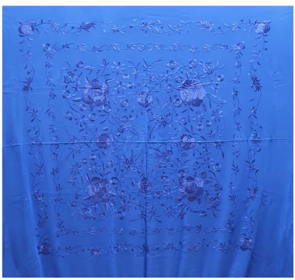 Handmade Embroidered Shawl of Natural Silk. Ref. 1010612NAZLNAZLN 190.080€ #500351010612NAZLNAZL