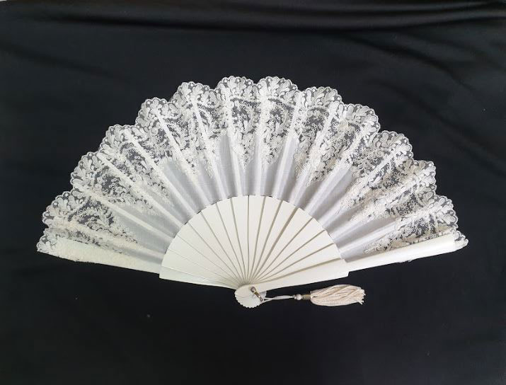 Bridal Tapered Lace Fan. Ref. 1708
