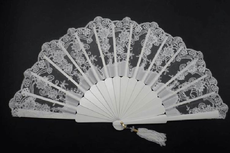 Silk and Lace Fan in Ivory Colour. Ref. 1399
