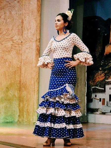 Conjunto de Blusa y Falda Rociera Lunares. Azul, Faldas baratas online y faldas camperas | FlamencoExport