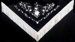 Mantoncillo Triangular Negro Bordado en Blanco. 160cm X 70cm 12.500€ #500349016NGBCO