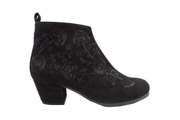 Zapato Flamenco Begoña Cervera. Botín Bordado Negro 163.636€ #50082M20NGROSTK35