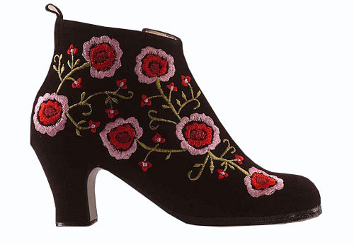 Zapato Flamenco Begoña Cervera. Botín Negro Bordado Colores