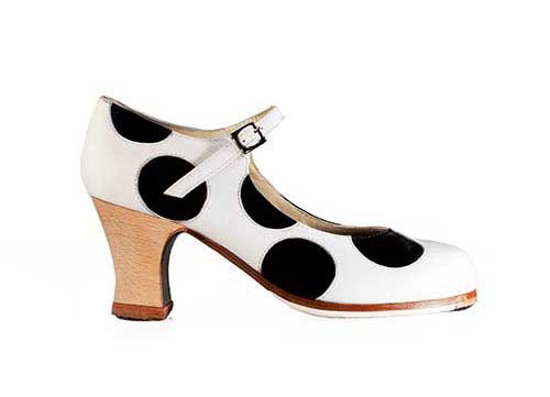Zapato Flamenco Begoña Cervera. Lunares